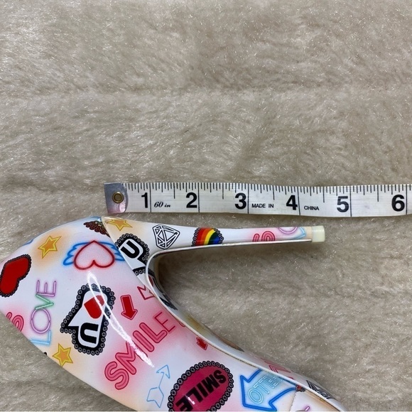 𝅺ALDO Smile Emoji Heels - Picture 7 of 8